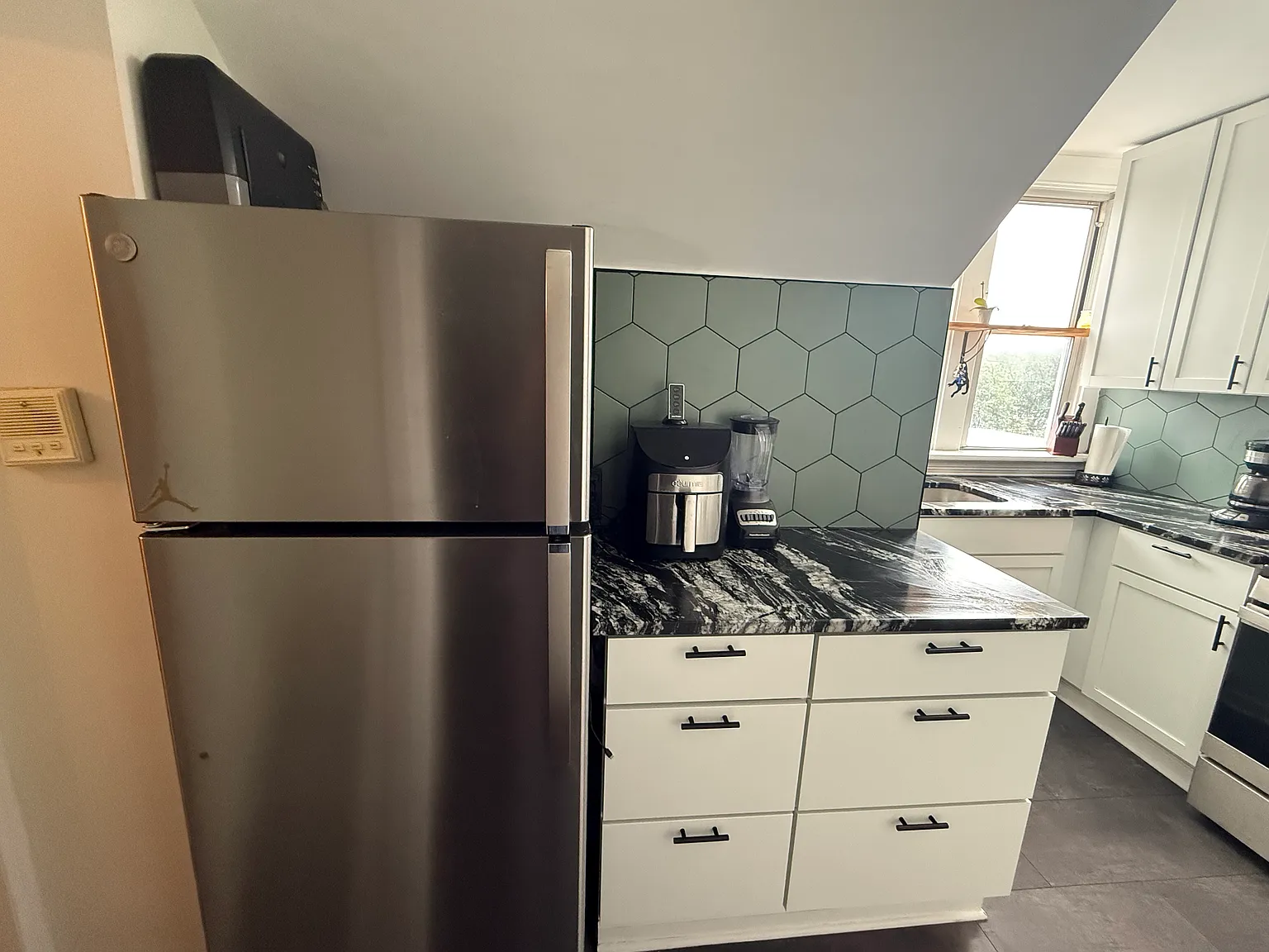 1 bed, $1,400 — Photo 2