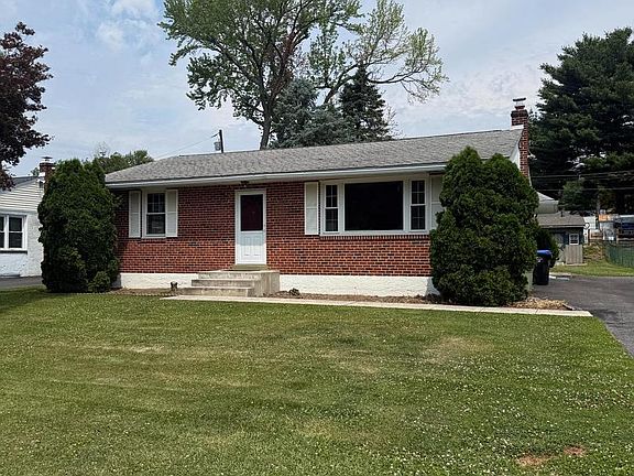 2nd image of 504 Monticello Ave