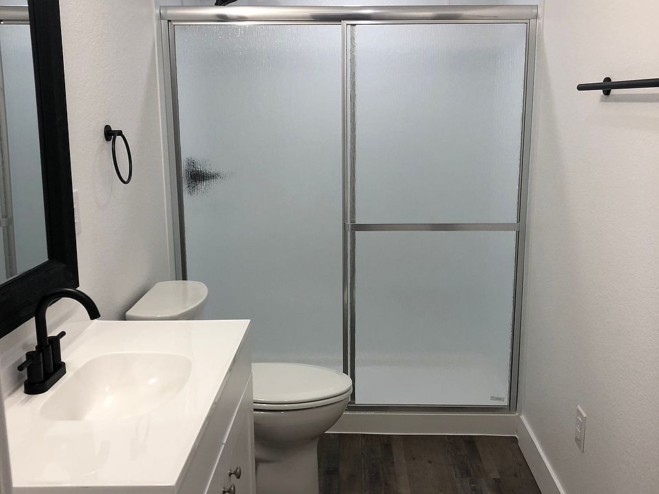 1st image of 418 Gypsum Ln