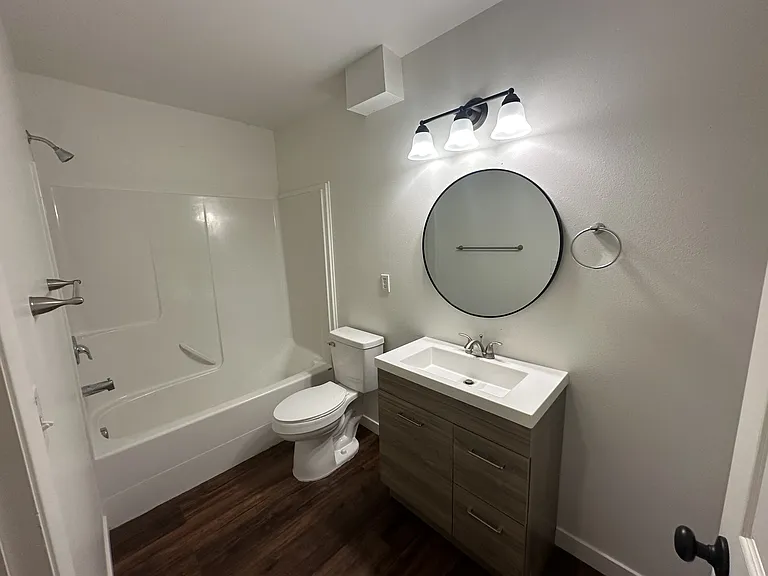 6203 N Astor St — Photo 12