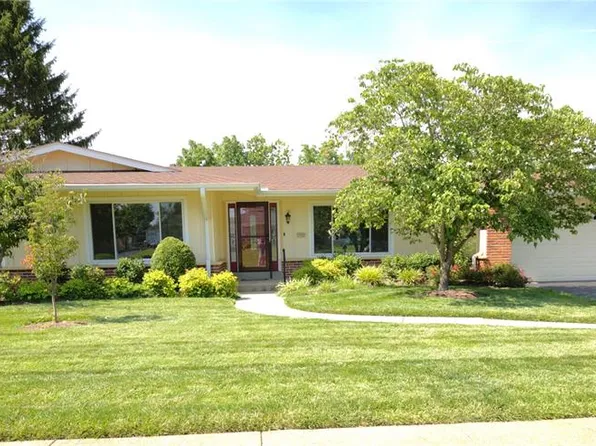 11161 Crickett Hill Dr, Saint Louis, MO 63146