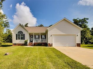 4262 Red Oak Dr, Randleman, NC 27317