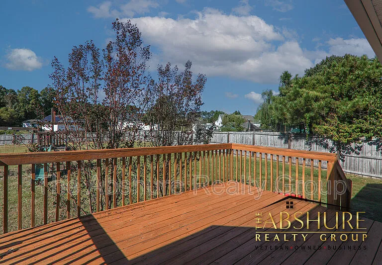 7604 Lilly Pond Ln — Photo 17