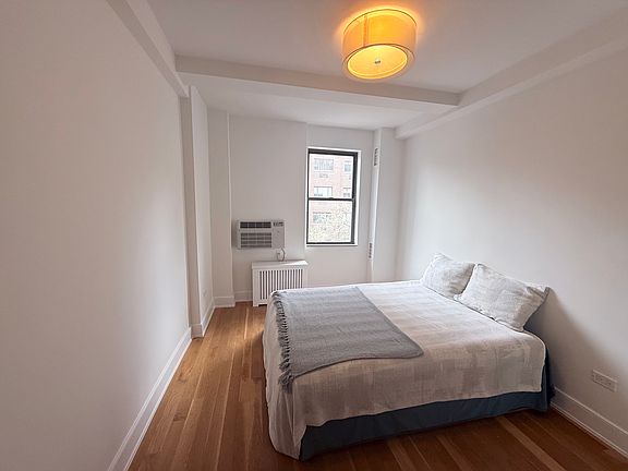 5th image of 308 W 30th St APT 5A