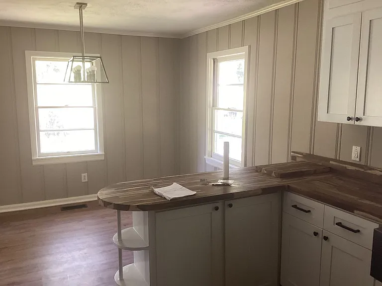 1425 Ewing Ave — Photo 4