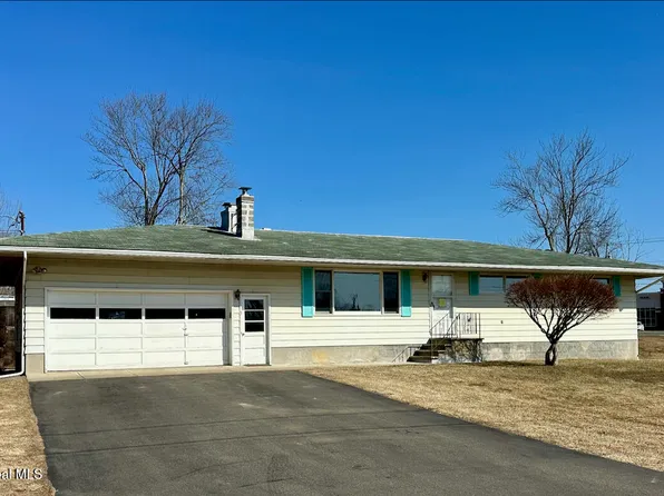 1 and 3 Oak Hill Drive, Halfmoon, NY 12065