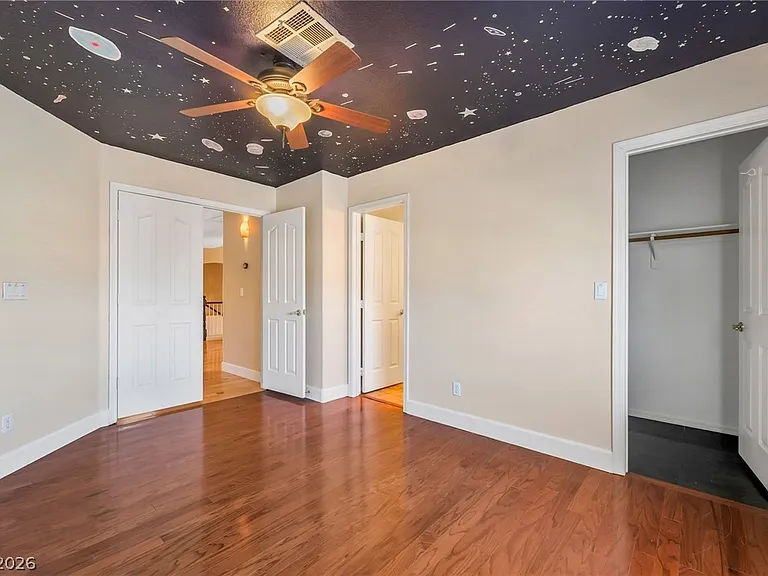 271 Pointe Ranier Ave — Photo 13