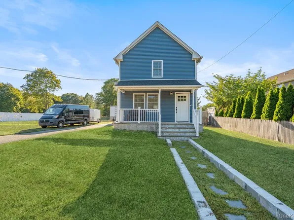 41 Eatondale Avenue, Blue Point, NY 11715