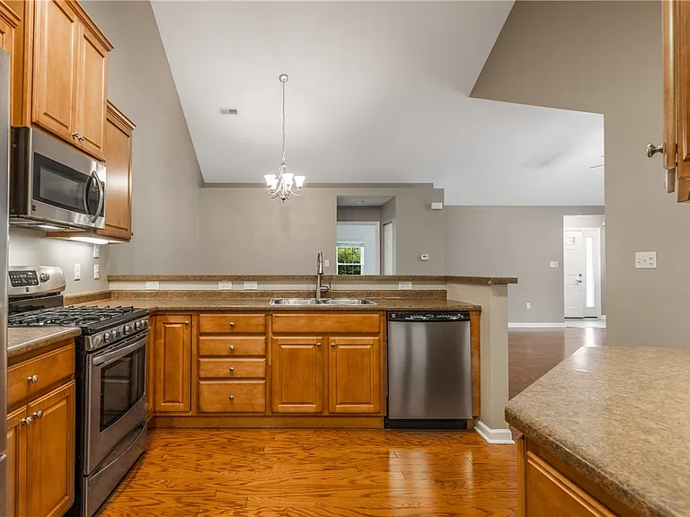 1024 Wealdstone Rd — Photo 8