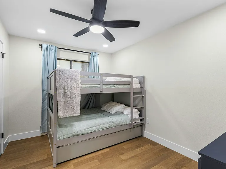 1100 Wayland Dr — Photo 17