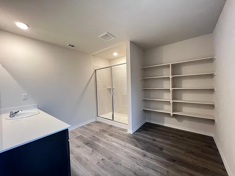 329 Sage St — Photo 16
