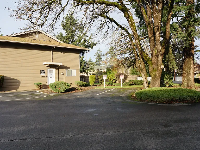 Sandman Apartments — Photo 17