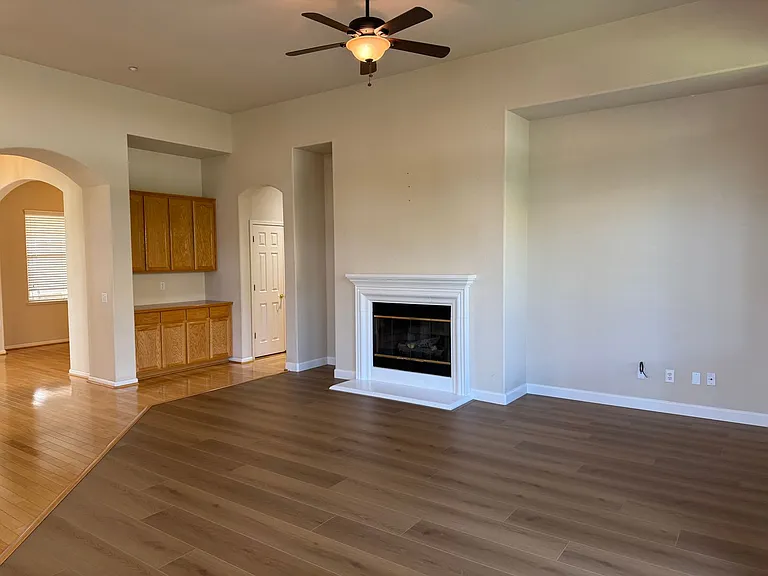 1587 Regent Dr — Photo 21