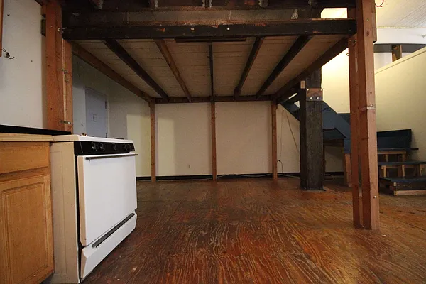 Rented by Nooklyn NYC LLC | media 22