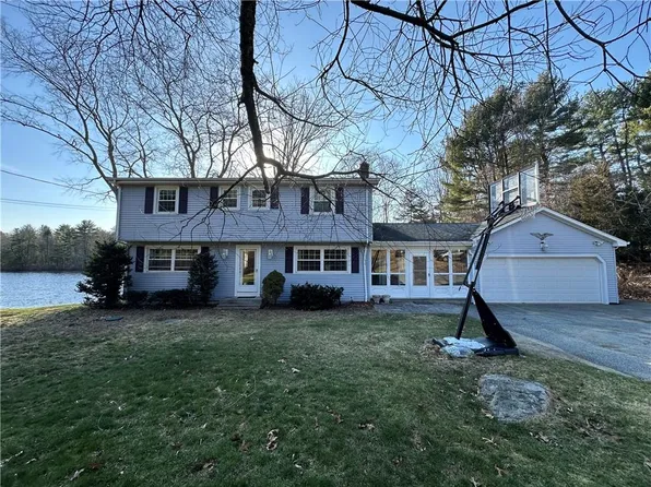 116 Wrentham Rd, Cumberland, RI 02864