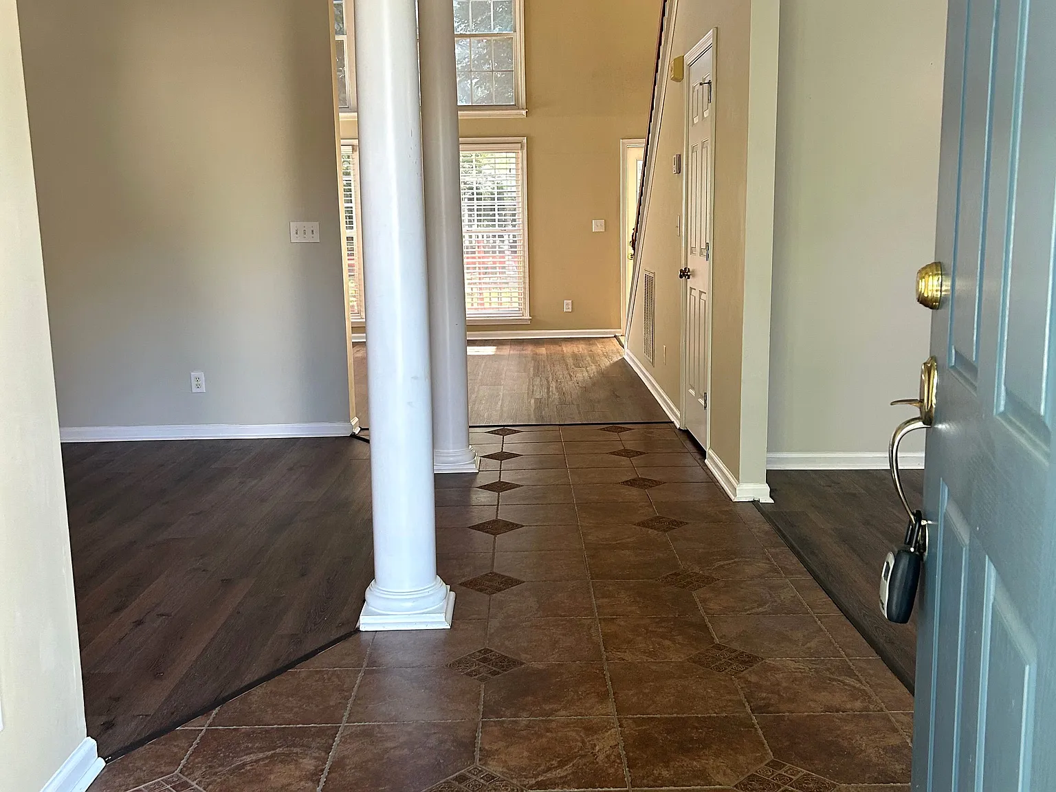 4 bed, 2800 sqft, $2,295 — Photo 3