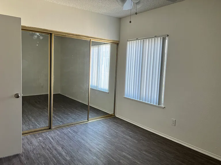 Knotty Apartments — Photo 19