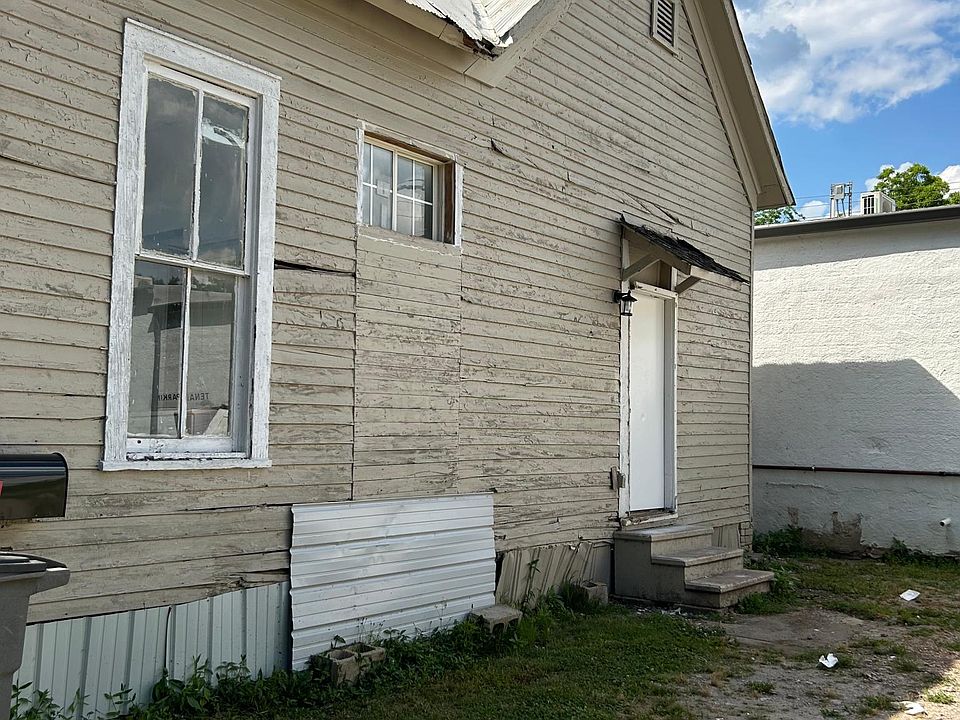 2nd image of 248 Magnolia St