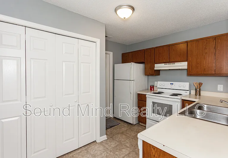 2809 Ferret Ct — Photo 7