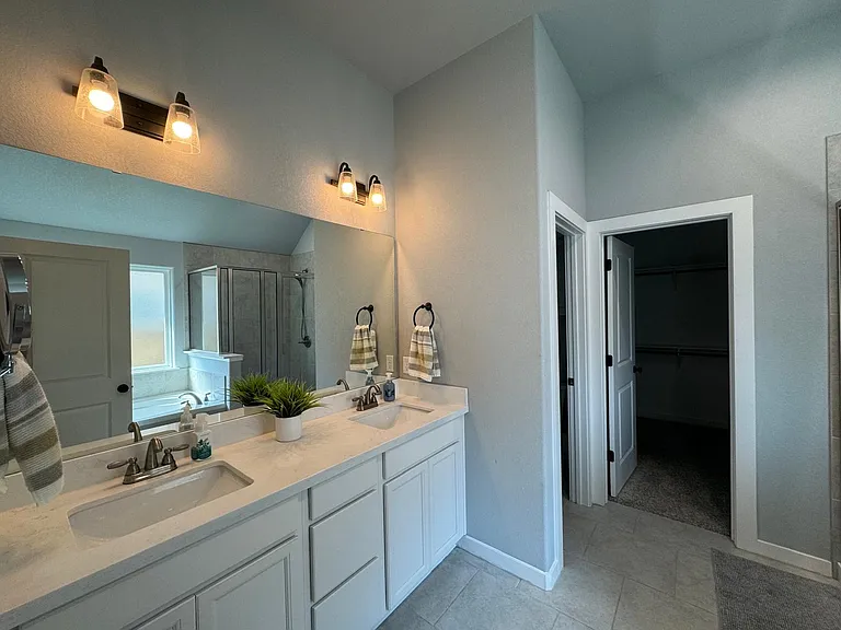 1923 Cambria Dr — Photo 10