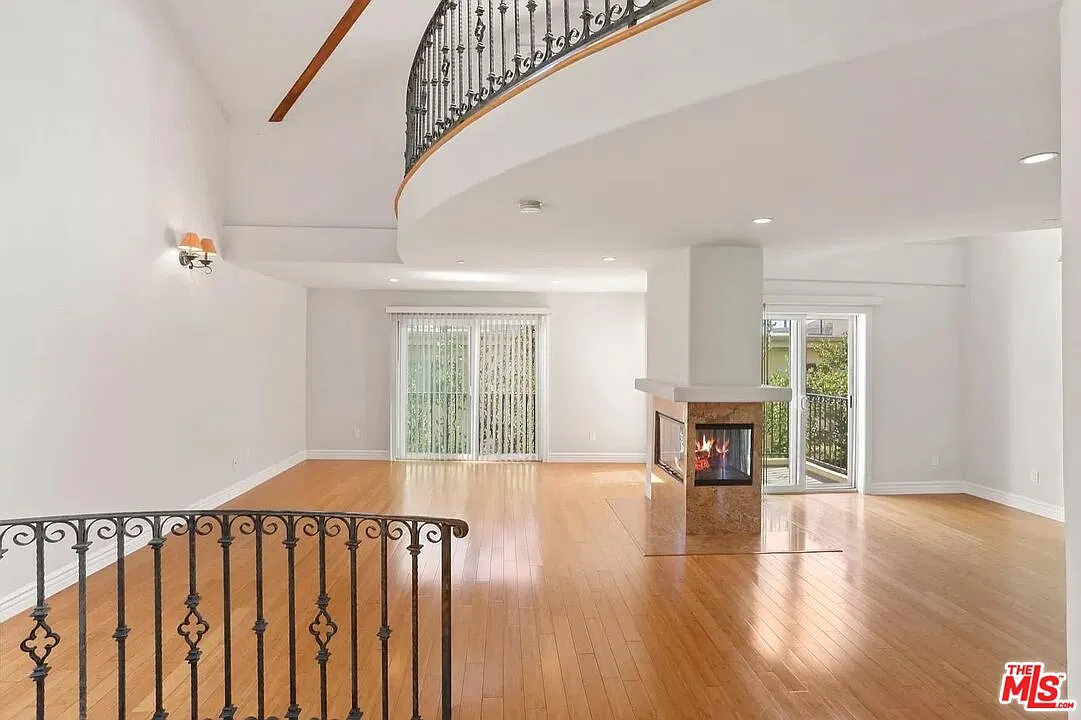 2 bed, 2.5 bath, 1680 sqft, $6,650 — Photo 3