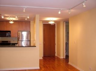 2800 N Orchard St APT 807, Chicago, IL 60657