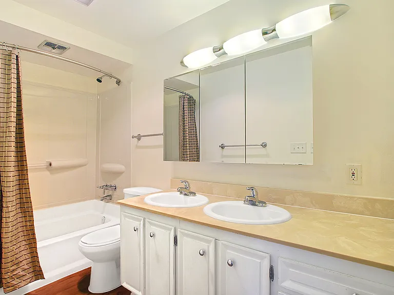 Fremont View - 525 N Bowdoin Place — Photo 14