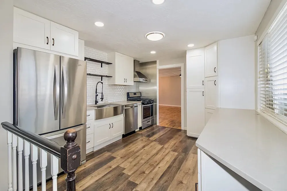 3 bed, 2016 sqft, $2,720 — Photo 3