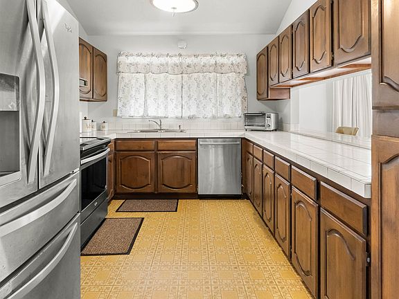 4th image of 624 Kunu Pl