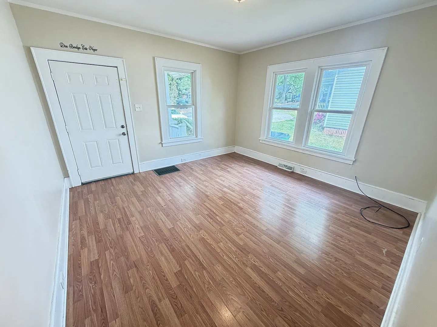 3Bd/2Ba House with nice backyard giving Easy Access to Downtown — Photo 4