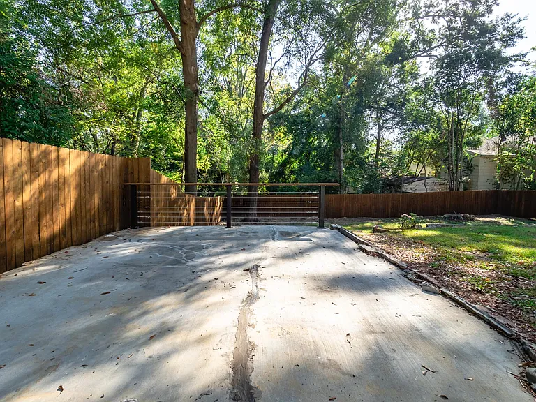 4110 Seminole Ave — Photo 11