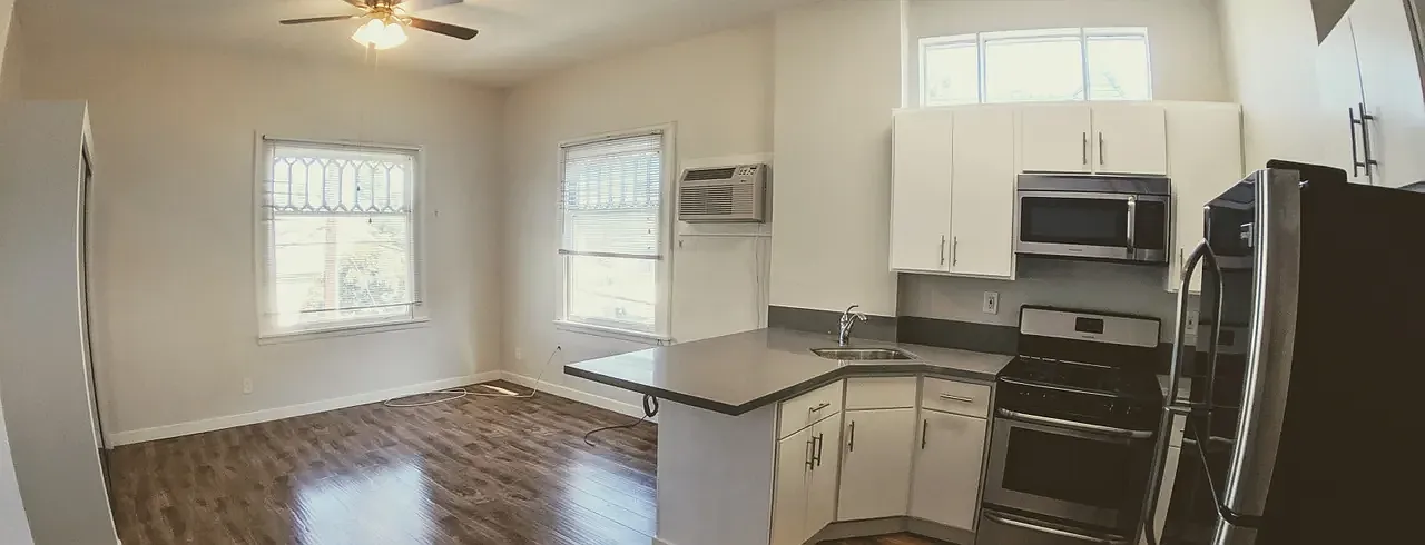 2639 Monmouth Ave — Photo 2