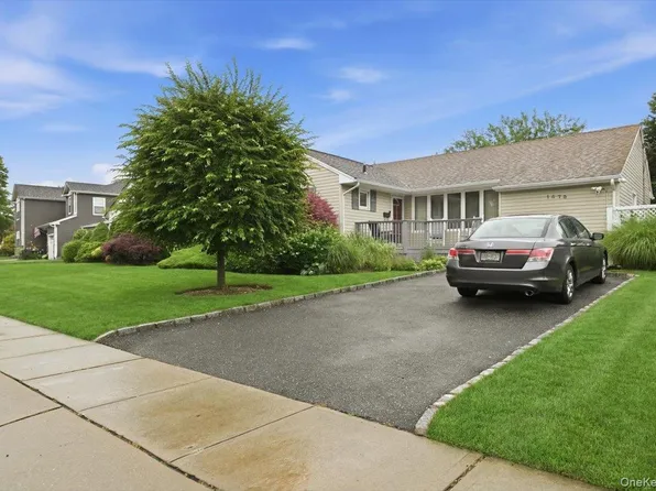 1270 Dahlia Lane, Wantagh, NY 11793