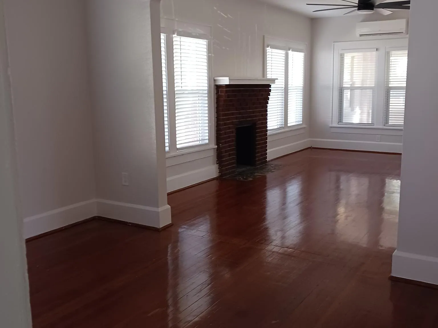 2 bed, 1350 sqft, $2,300 — Photo 4