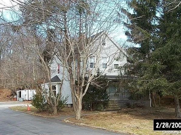 253 Woodbury Road, Woodbury, NY 11797