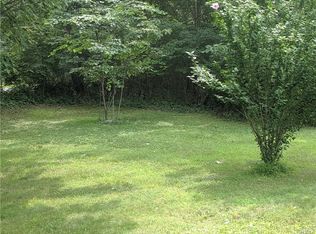 273 Lewis Ln, Wallkill, NY 12589