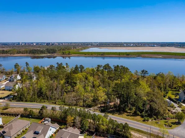 600 River Road SE, Belville, NC 28451