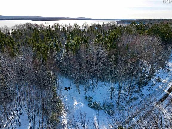 3rd image of 15 Old Country Inlet Rd