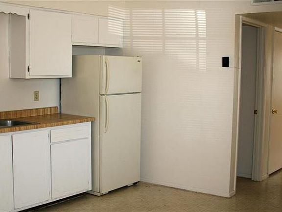2nd image of 2520 Chelwood Park Blvd NE