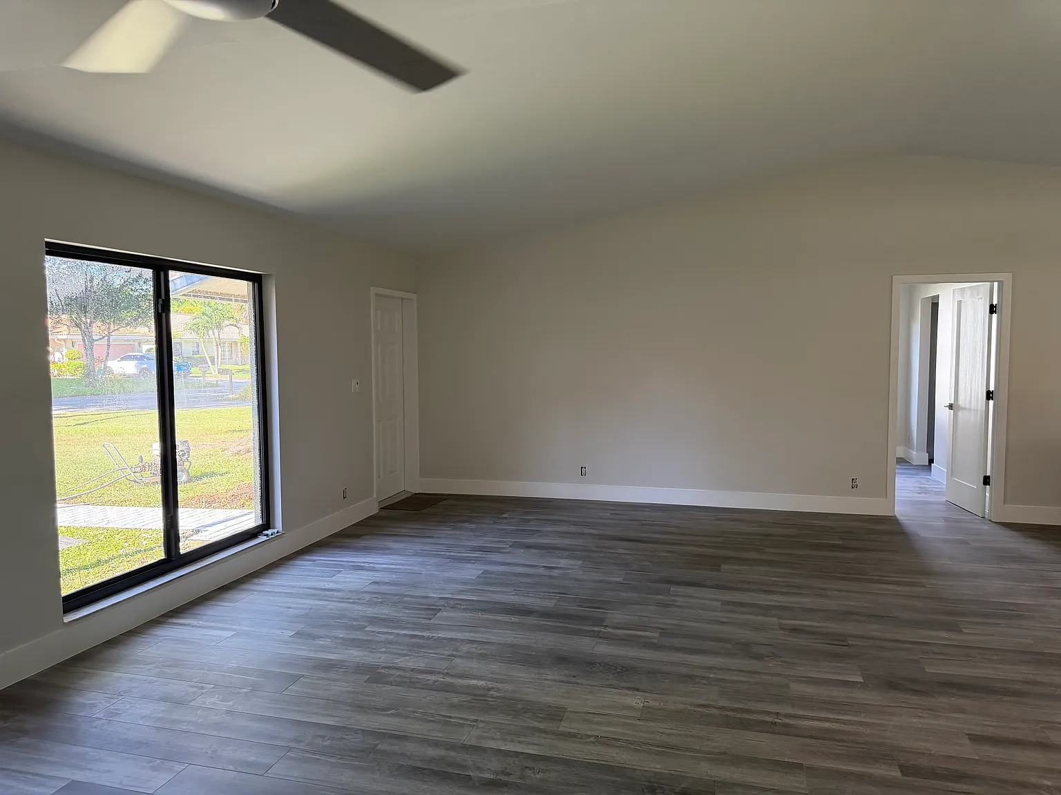3 bed, 2062 sqft, $4,000 — Photo 2