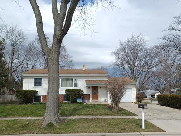 517 Longwood Dr, Buffalo Grove, IL 60089