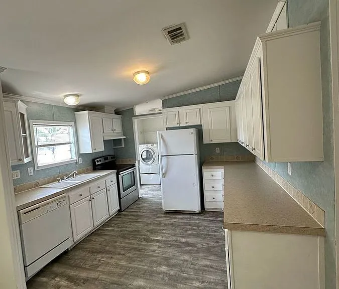 11832 Leeward Pl — Photo 13