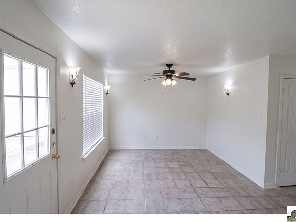 3rd image of 2412 Skylark Cir