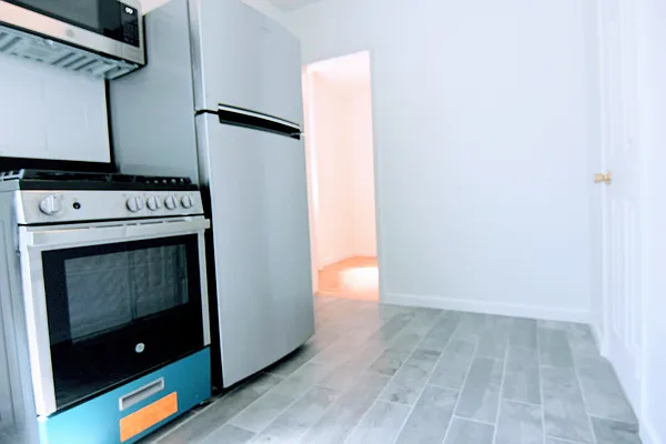 Rented by HOLTON REAL ESTATE INC. | media 3