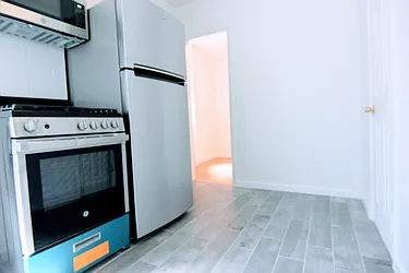 Rented by HOLTON REAL ESTATE INC.