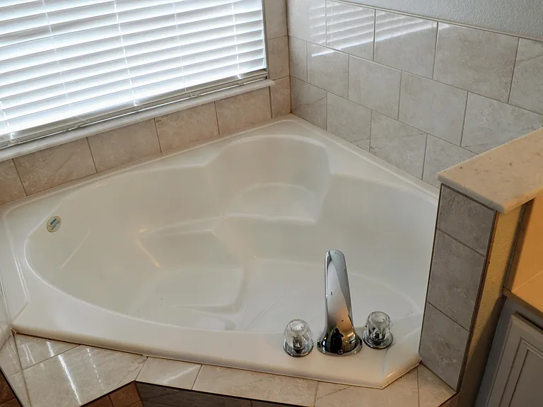 1724 Tealbriar Ave — Photo 38
