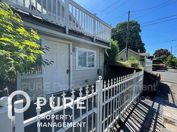 2nd image of 4004 NE Mallory Ave APT 3