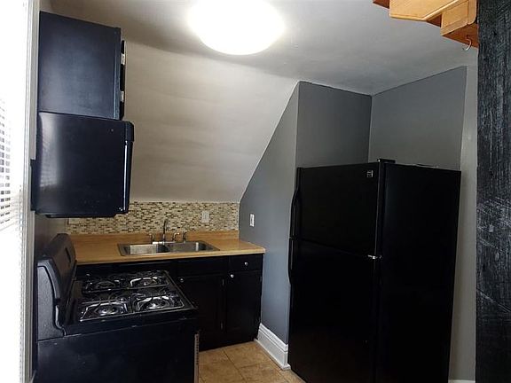 602 Wall Apt 3 Kitchen