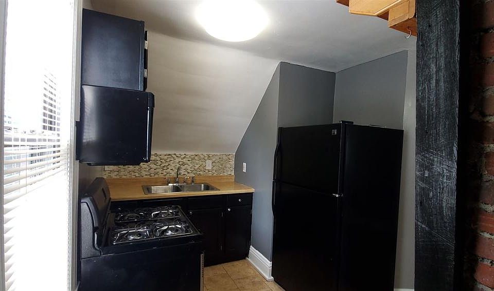 602 Wall Apt 3 Kitchen