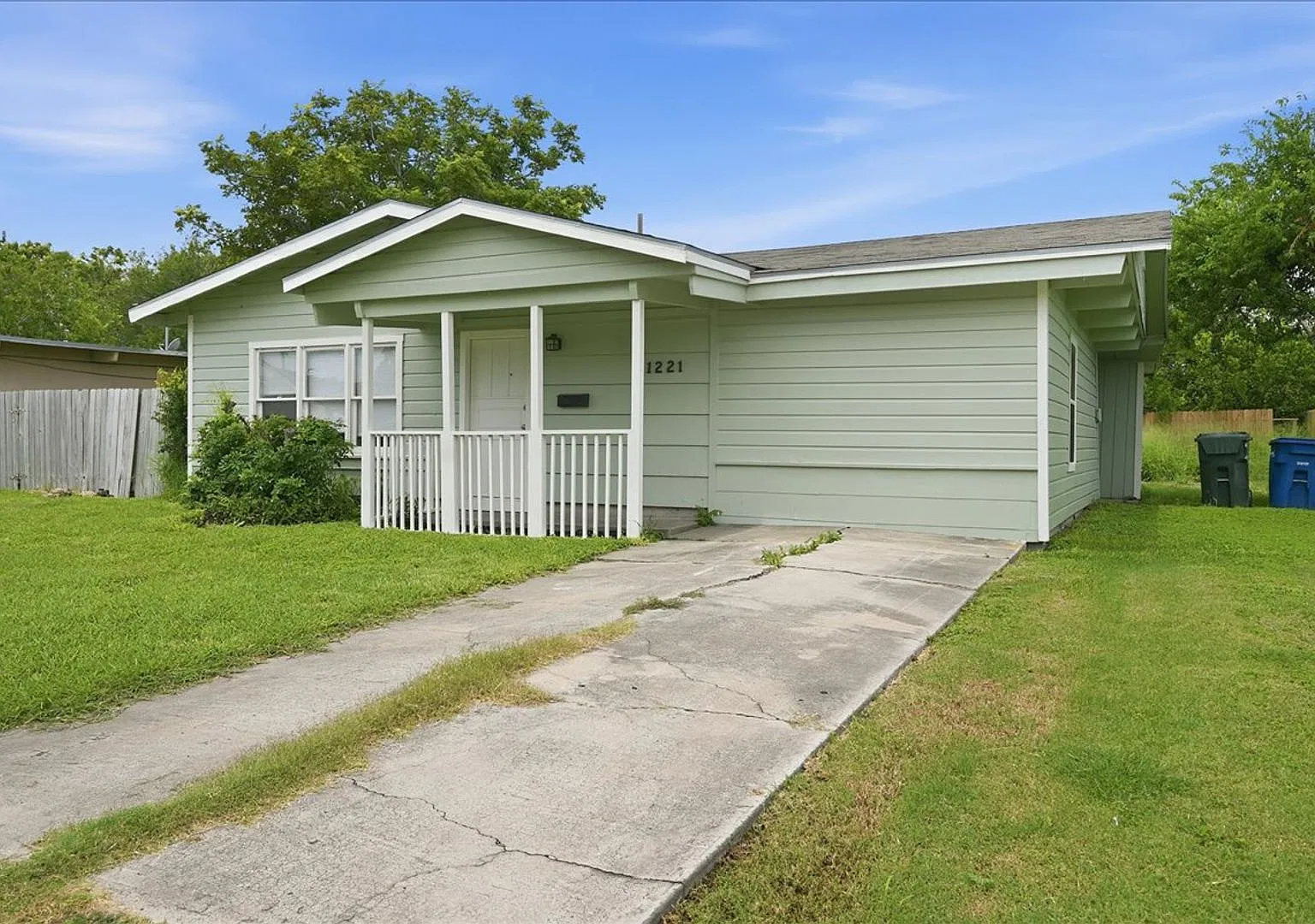 Updated 4-Bedroom Home for Rent in South Side Corpus Christi — Photo 2